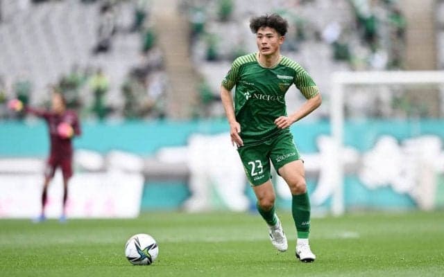 【J2アディショナルタイムの「天国と地獄」】横浜FC、町田に次ぐ3位！東京V、大卒ルーキーの“完璧コントロールヘッド”で「不敗記録」継続!!(1)