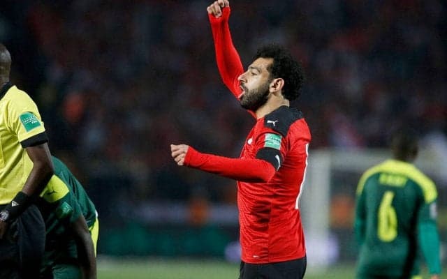 「30個はあるぞ」PK失敗サラーの顔面に無数のレーザー照射「取り締まれないのか」