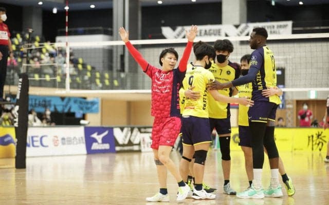 堺が今季ラスト有観客ホームゲームで快勝　千々木駿介ら引退選手がファンへメッセージ