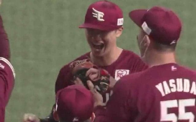 憤死の走者唖然「ドンピシャやん！」　西川遥輝の“究極バックホーム”に場内騒然