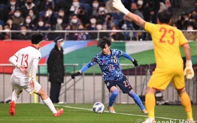 日本代表・三笘薫がベトナム相手に「無力化」された理由！オーストラリア戦との違いと「天才ドリブラーの取り扱い説明書」