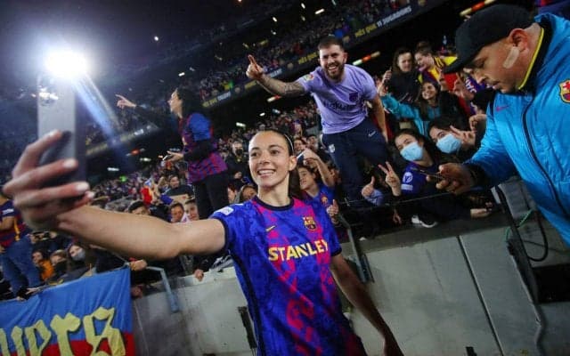 女子サッカーで世界記録の観客9万人超、バルサvsレアルの“クラシコ”のスタンドが衝撃的