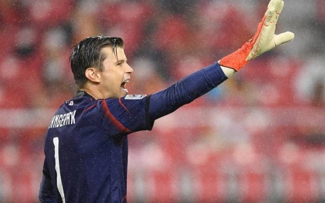 子供たちは「花より団子」? 名古屋GKランゲラック一家が東別院の桜に想いを馳せる