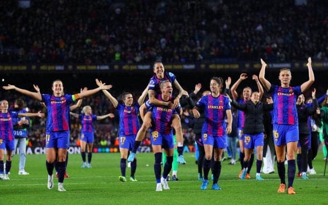 9万人超を集めたUWCLバルサvsレアルの“クラシコ”、海外で活躍する日本人選手からも驚きの声