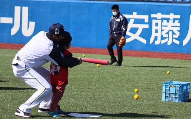 未来の山田哲人、村上宗隆を「育成」へ　ヤクルトアカデミーが子どもたちと叶える夢