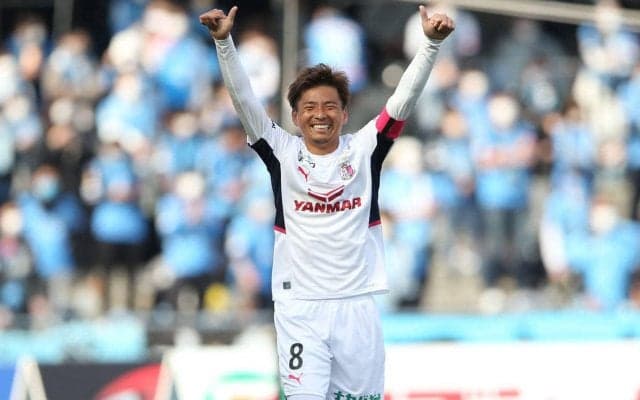 桜満開！ 乾＆山田の合計4発で王者に快勝、川崎FはJ新記録のホーム26戦無敗ならず 【明治安田J1第6節】