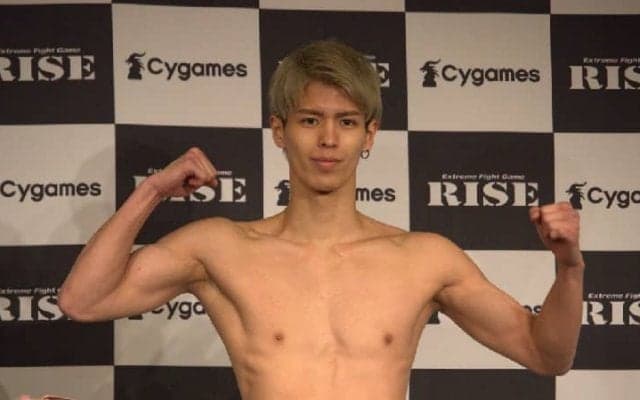 キックボクサー・白鳥大珠第二章が始まります！