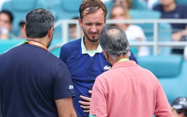 メドベージェフがヘルニア手術で最大2ヵ月離脱と発表、「数ヶ月、私は軽いヘルニアを抱えながらプレーしていました」