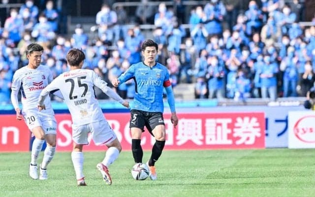 川崎フロンターレ等々力で衝撃の惨敗(1)「ミスを重ねた日本代表DF」と「怖くなかった最後の崩し」