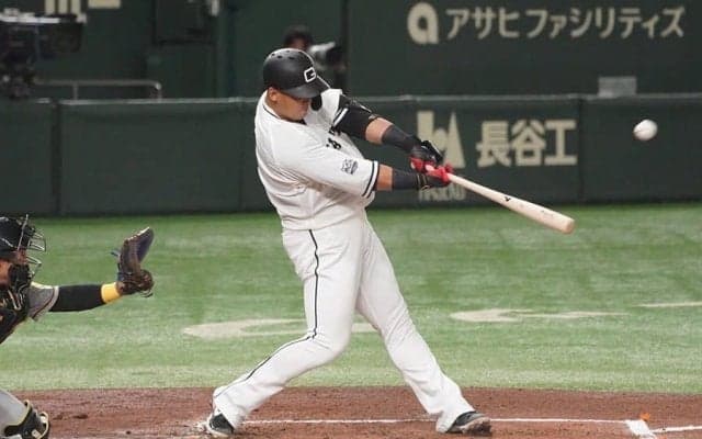 巨人・中田翔、スタンド上段へ衝撃の2号満塁弾　8連敗中の阪神には痛恨の一発