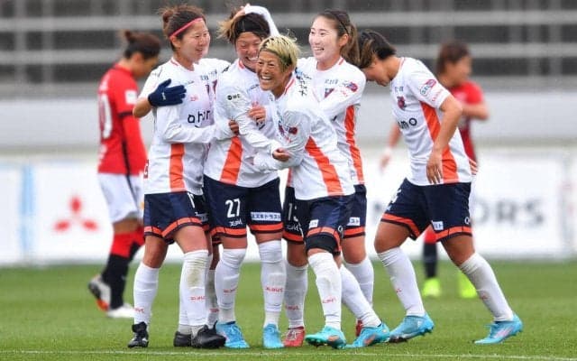 “さいたまダービー”は大宮VENTUSが逆転で制す！ 首位攻防戦はINAC神戸に軍配【WEリーグ第16節】