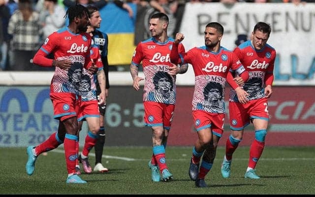 試合巧者ナポリがアタランタとの上位対決制し、首位ミランにプレッシャー《セリエA》