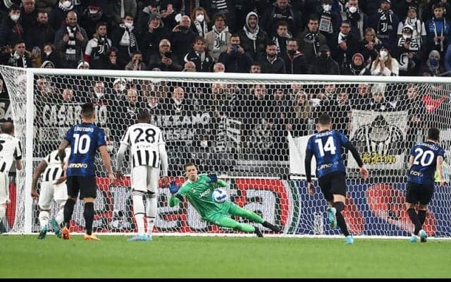 VARが味方したインテル、激闘のイタリア・ダービーを制してスクデット戦線生き残り《セリエA》