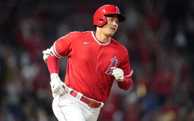 大谷翔平、16勝右腕を粉砕した豪快3号に米ファン興奮「ビューラーが料理されただと…」