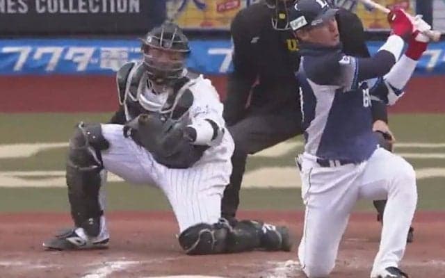 佐々木朗希の“異次元ボール”を難なく捕球　18歳ドラ1捕手の技術が「凄い」