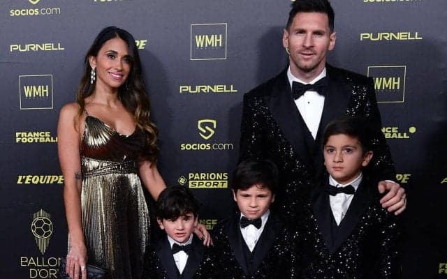 「最高の家族」父メッシとサッカーに興じる子供たちがとにかくカワイイ「チアゴはネクスト、テア・シュテーゲンだ!」