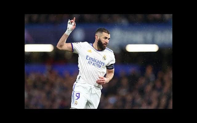 「地球上で最高の9番」　CL2試合連続ハットのベンゼマにファーディナンドも舌を巻く！ 「次のバロンドールは彼に」