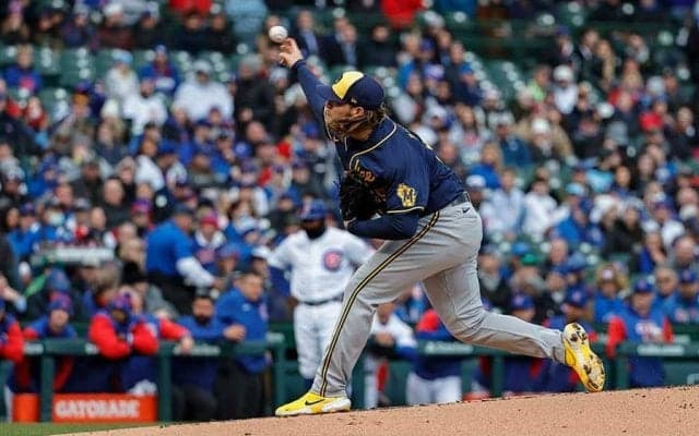 【MLB】鈴木誠也も「見たことない」と驚愕　CY賞右腕の剛球にファンも「ただただ凄い」