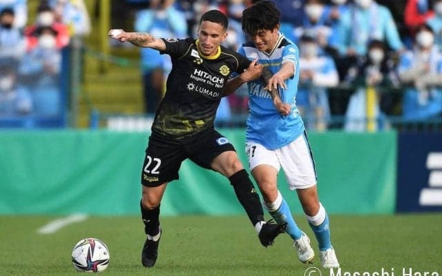 「Jリーグデビュー」ジュビロ磐田・期待の18歳が「鋭すぎる切り返し」で相手を翻弄!「FIFAみたいな動き」と称賛浴びる