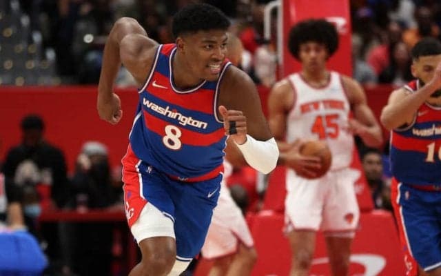 渡邊所属のラプターズが劇的逆転勝利…八村はチームトップ21得点も黒星／NBA