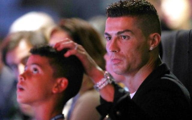 C・ロナウド息子の着衣にファンがいちゃもん、父として反論「彼は彼が望むものを身につける」