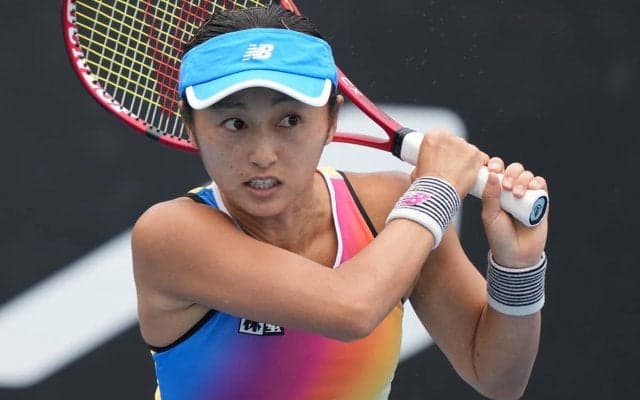 土居美咲、右足首ねんざを回復させてクレーコートで「練習再開」と報告