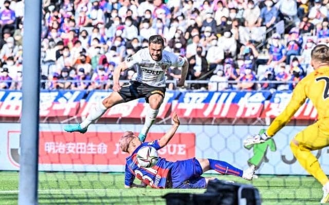 【FC東京とスコアレス(2)】浦和の最終兵器シャルクがデビュー！ 味スタで見せた「要求力」「打開力」「積極性」