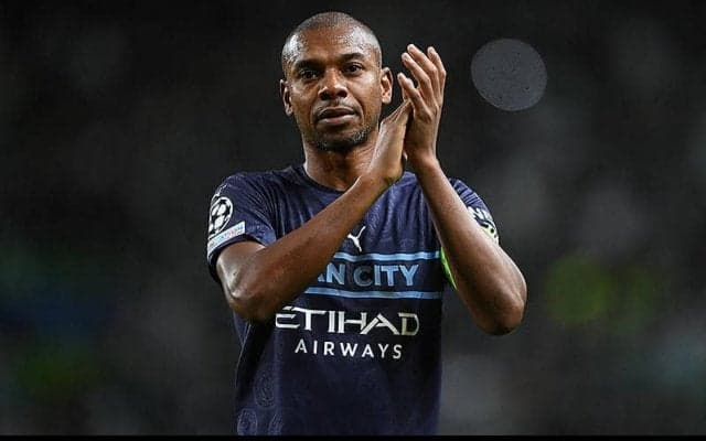 フェルナンジーニョが今季限りのシティ退団を明言　「まだトップチームでプレーし続けたい」