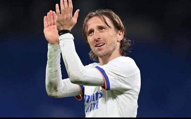 「美術館に展示すべき」モドリッチの“十八番”アウトサイドパスに専門家も感嘆「フットボールではない。芸術だ」