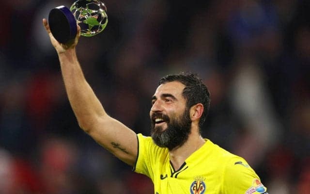 「大変な労力」バイエルンを1失点に抑えたビジャレアル、アルビオルは苦労を語る「チームとしての勝利」