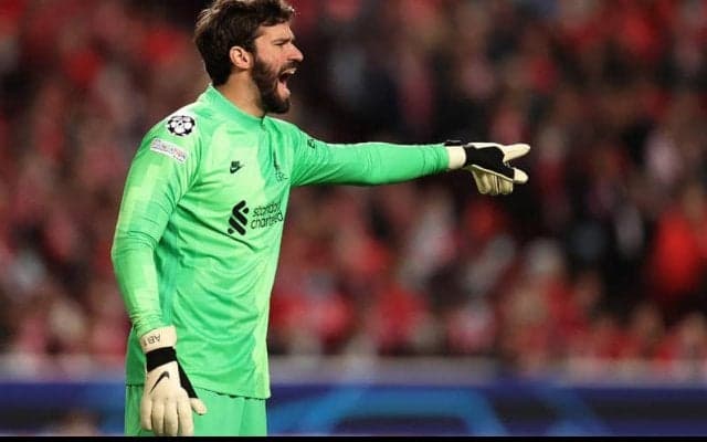 4冠の可能性残すリバプール、守護神アリソンはトロフィー獲得に向け「目の前のすべての試合に勝ちたい」