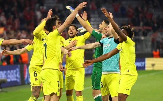 『進撃の巨人』パロディが大反響！ビジャレアルがバイエルンを“超大型巨人”に見立てる