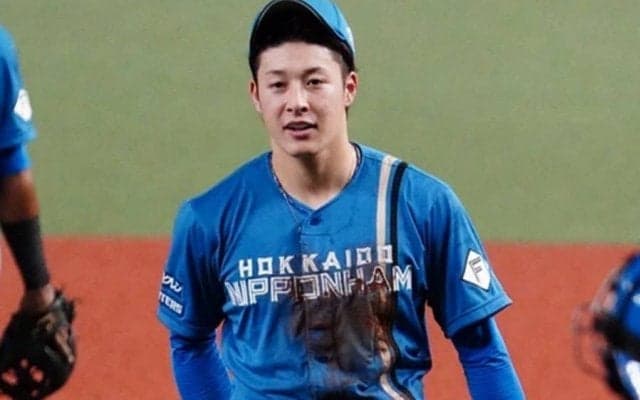 吉田輝星が執念の“四つん這い”　清宮のミス救った珍技は「こんなの初めて見た」