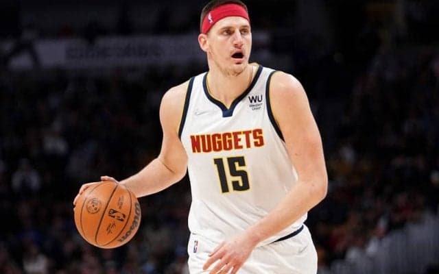 今季最後の月間最優秀選手にヨキッチとアデトクンボが選出／NBA3、4月の月間アワード