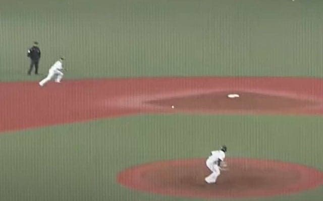 西武源田の美しすぎる“二遊間横断”　絵になる美技は「絶対抜けたと思った」