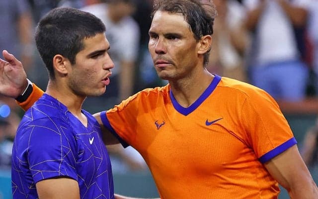 療養中のナダルが自身のアカデミーでジュニアと触れ合う。順調にいけば5月のマドリード大会で復帰の予定