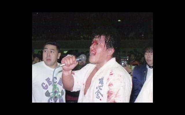 長州力が齋藤彰俊に「ウチでやれ」。ケンコバが絶賛する「控室ドア事件→平成維震軍」へとつながる流れ