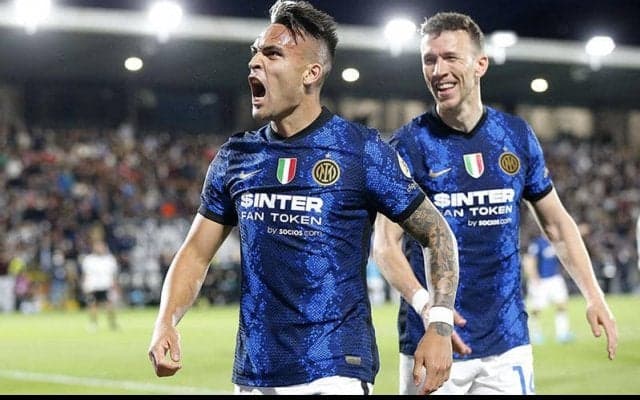 途中出場ラウタロ&サンチェス弾のインテル、スペツィアに勝利でミランに圧力《セリエA》