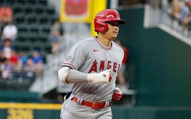 【MLB】大谷翔平の待望1号に「瞬きしている暇はない」　“プレーボール弾”に実況席も大興奮