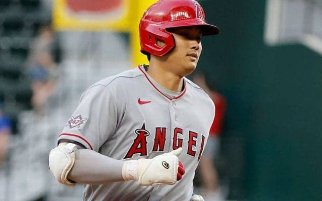 【MLB】大谷翔平、感情的な“豪快バット投げ”に実況注目　苦しみ解き放ったド派手2号