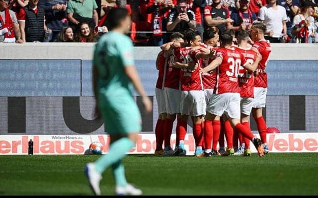 浅野先発ボーフム、フライブルクに3失点完敗《ブンデスリーガ》