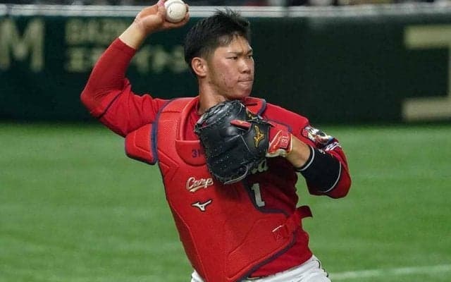 捕手と内野の掛け持ちは「厳しい」　経験者が語る広島坂倉の凄さと“心配な点”