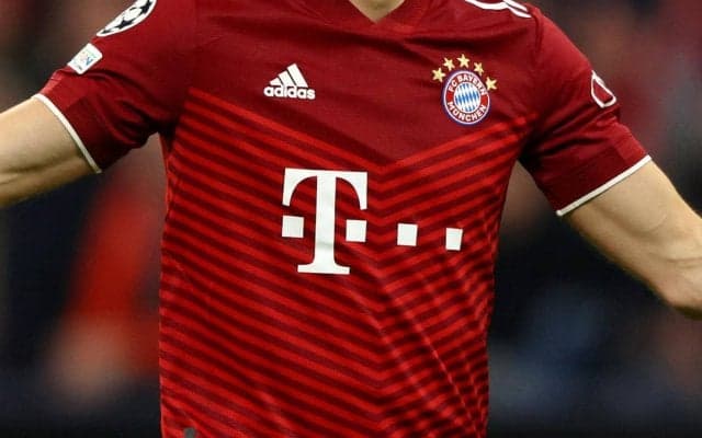 バイエルンの来季ユニは“ボーダー”か、異なる太さのラインが21本描かれるとリーク