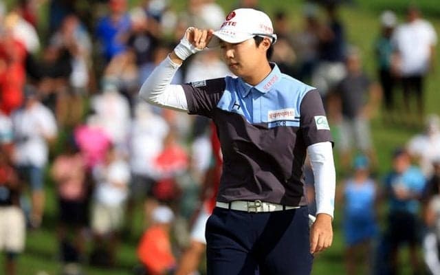渋野日向子に勝った韓国選手、赤面したV後の行動に反響「超可愛い」「シャイすぎる」