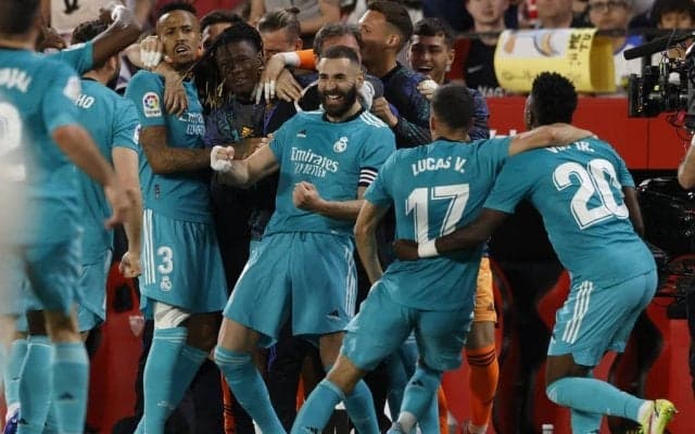 「ラ・リーガ優勝当確」レアル・マドリード「0-2から奇跡の逆転勝利」後の歓喜シーンに映りこんだ「日本アニメキャラ」