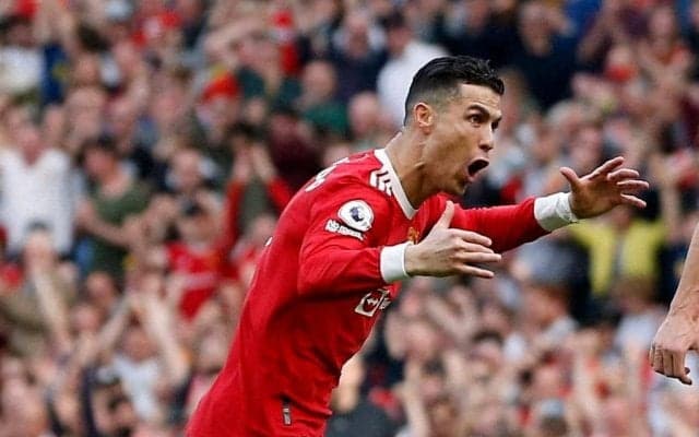 ｢これぞ世界最高｣C・ロナウドの｢ハットトリックが凄すぎる｣!!マンUのエースが決めた｢衝撃の3得点｣