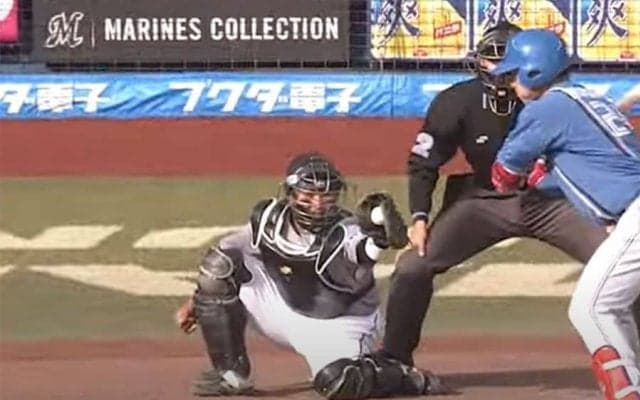 佐々木朗希の163キロを“ビタ止め”　18歳新人が「簡単にキャッチングするの凄い」