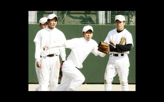 斎藤佑樹、早実入学直後の思い。プロ注目の先輩ふたりを「軽く超えなくてはいけない」