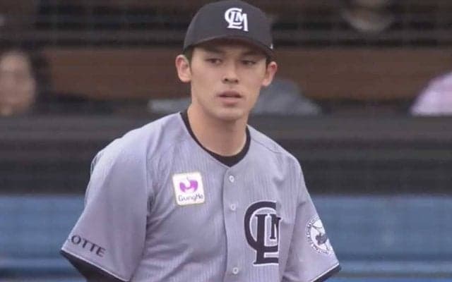 佐々木朗希の“危機”に助っ人が珍アピール　「笑ってしまった」突発行動が話題