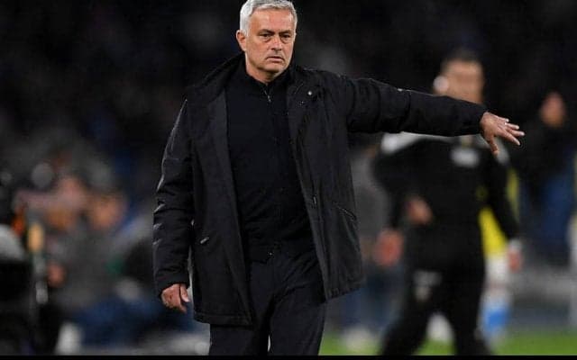 「審判は恥ずべきだ」ナポリとの上位対決でドローのローマ…モウリーニョ監督は審判への不満爆発「勝利は不可能だと感じた」